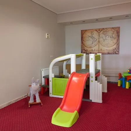 Corali Hotel 2*