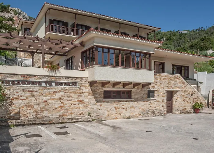 κοράλι 2* Κύμη